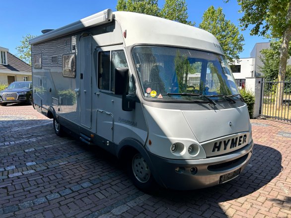 Hymer B 614 2.8 JTD Levelsysteem Airco Grote Garage Trekhaak